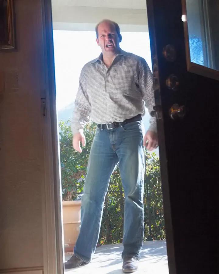 Dad Left Mom and Me Years Ago — Decades Later, He Returned With an Unexpected Demand